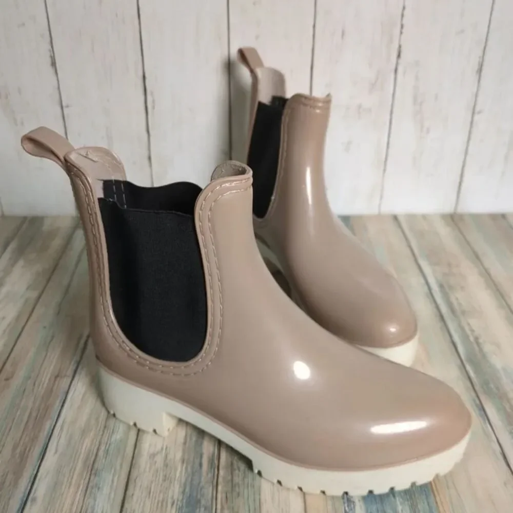 Bamboo Size 7 Taupe Chelsea Rain Boots Chunky Lug Sole Ankle Booties